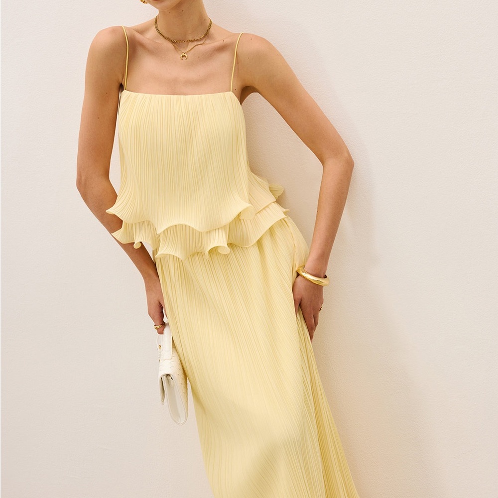 Elegant Yellow Pleated Dress